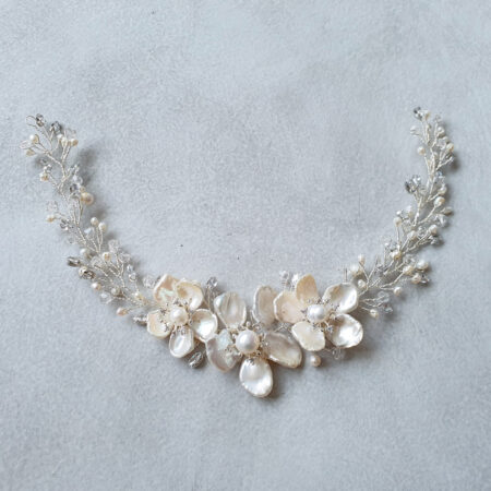 Flowery Pearl Long Hairvine - White Silver