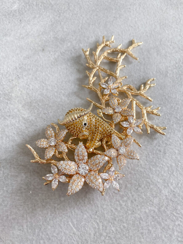 ACC-202100013-Golden-Ox-Paved-Brooch-Gold-1