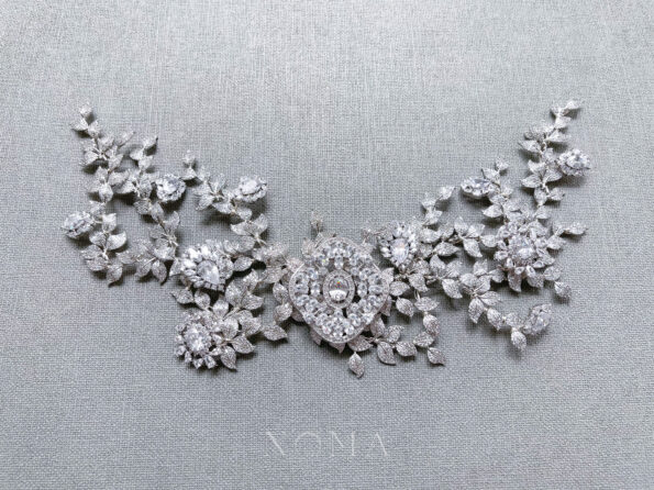 ACC-202100043-1001-Nights-HairvineBrooch-White-Gold-2