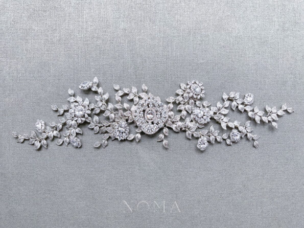 ACC-202100043-1001-Nights-HairvineBrooch-White-Gold