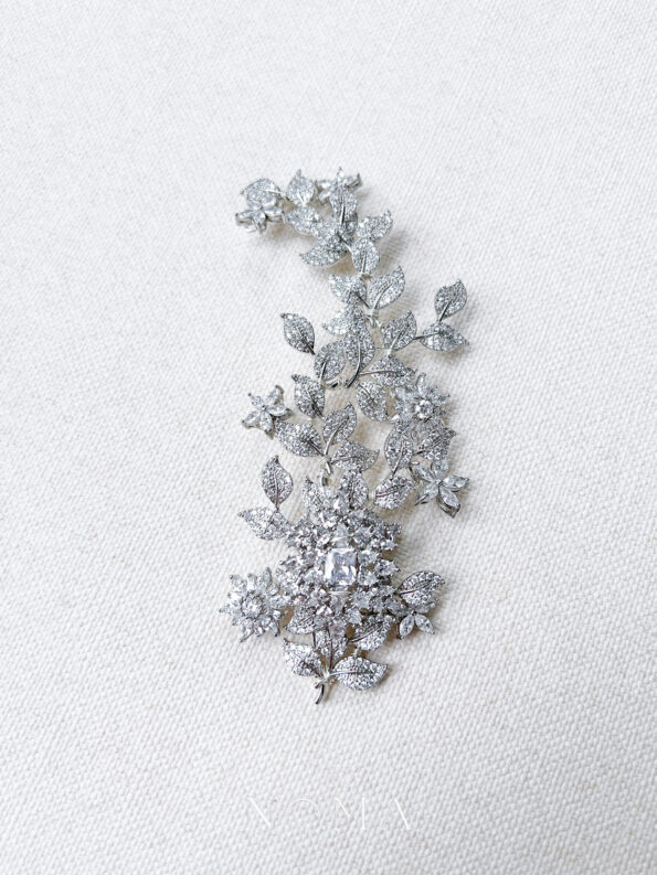 ACC-202100074-Paved-Twigs-Royal-Art-Side-HairvineBrooch-White-Gold-Right