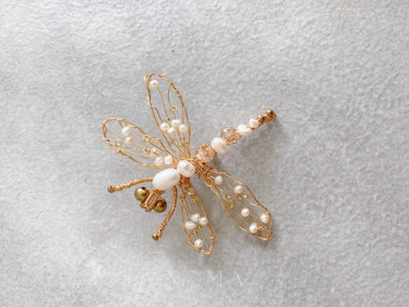 CHN-202000007-Intricate-Wire-Dragonfly-Brooch-Gold