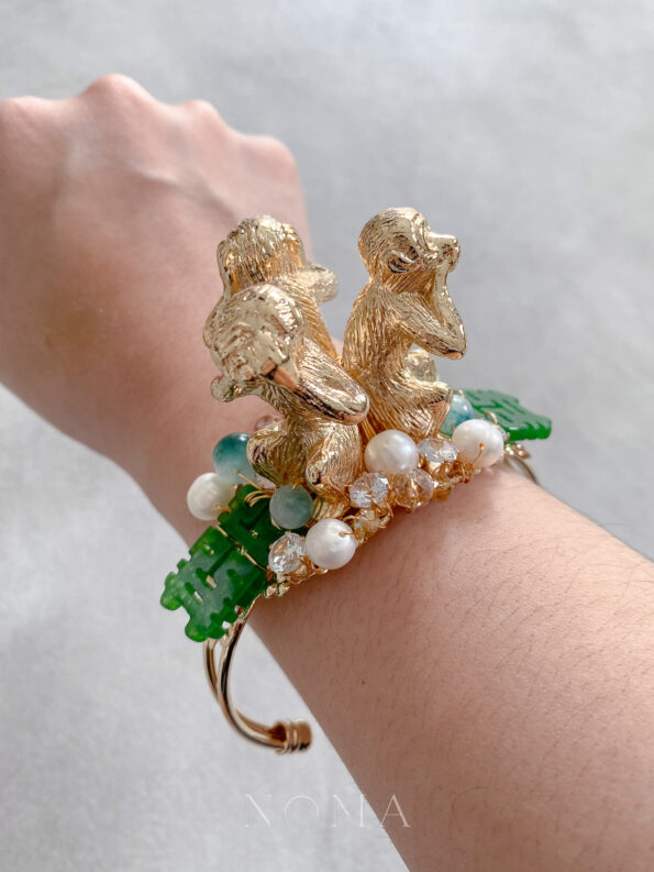 CHN-202100059-Three-Wise-Monkey-Bangle-Gold-1