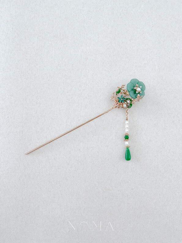 CHN-202200133 – Floral Jade Twines Hairpin – Gold – Jade – – C1
