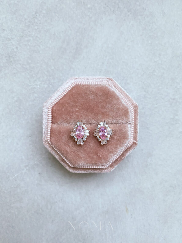 DJW-201900342-Oval-T-Arrangement-Small-Earrings-18k-Rose-Gold-Pink-Diamond-Needle