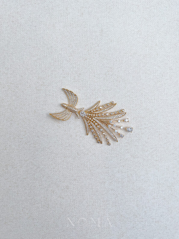 DJW-202000027-Spread-Your-Wings-Brooch-18k-Yellow-Gold-White-Diamond