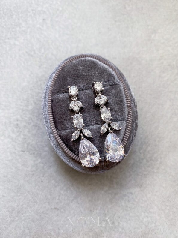 DJW-202000056-Oval-Pear-Garden-Earrings-Rhodium-White-Gold-1