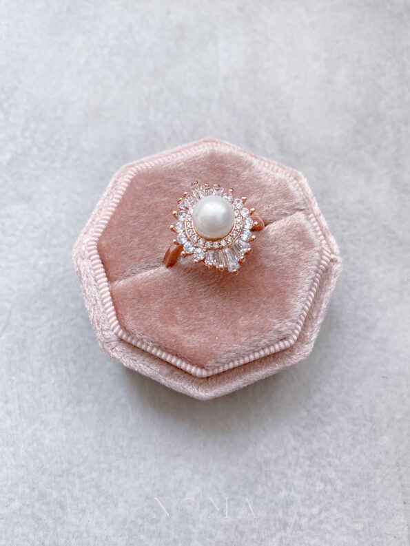 DJW-202000165-Vintage-Pearl-Ring-18k-Rose-Gold-White-Pearl-Adjustable-1