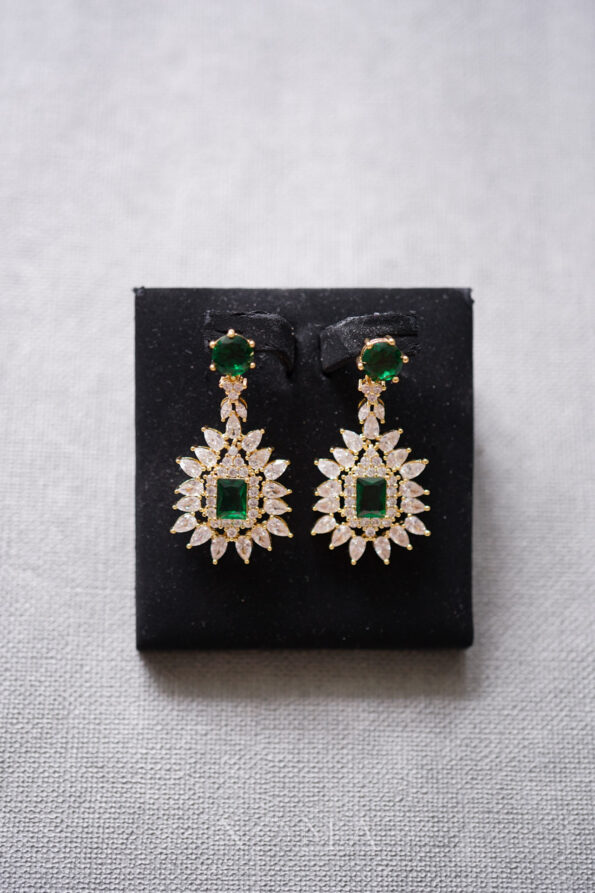 DJW-202100113-Vintage-Marquise-Cushion-Drop-Earrings-Earrings-18k-Yellow-Gold-Emerald-1