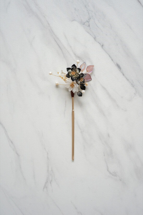 FLR-202000023-CG-Romantic-Bliss-Hairpin-Gold-Black-1