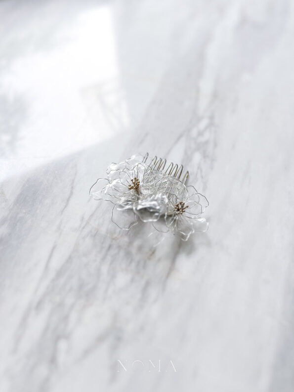 FLR-202000057-LR-Transparent-Flower-Small-Haircomb-Silver-Transparent