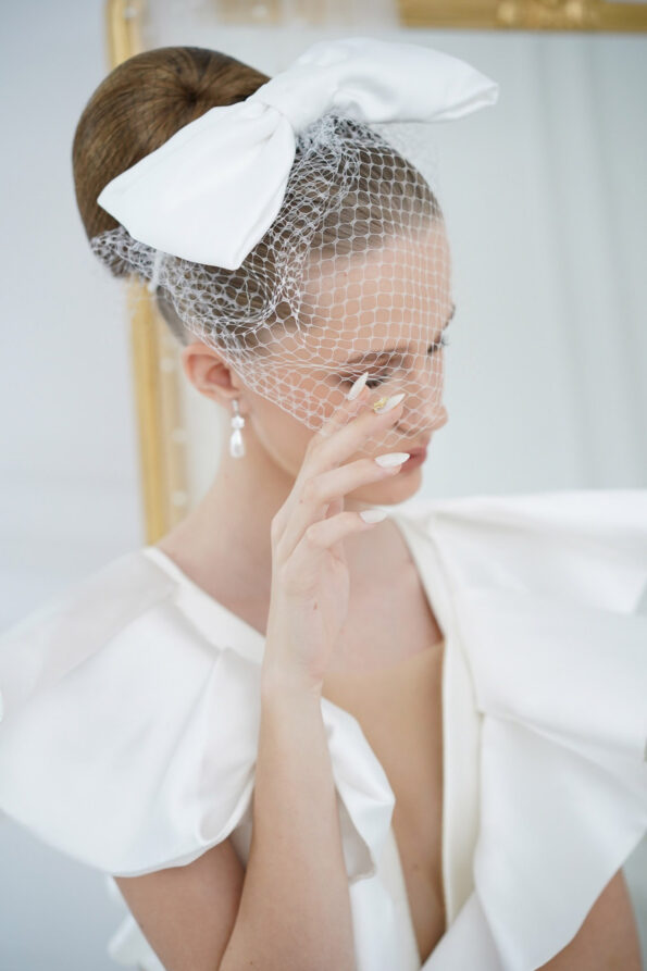 HMV-201900017-Big-Bow-Birdcage-Veil-in-Satin-White-White-1