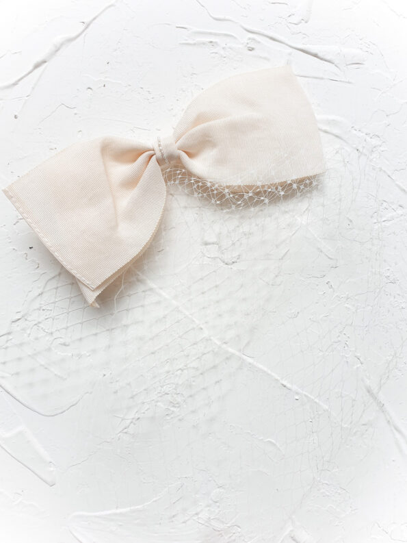 HMV-201900031-Wrapped-and-Tied-Veil-White