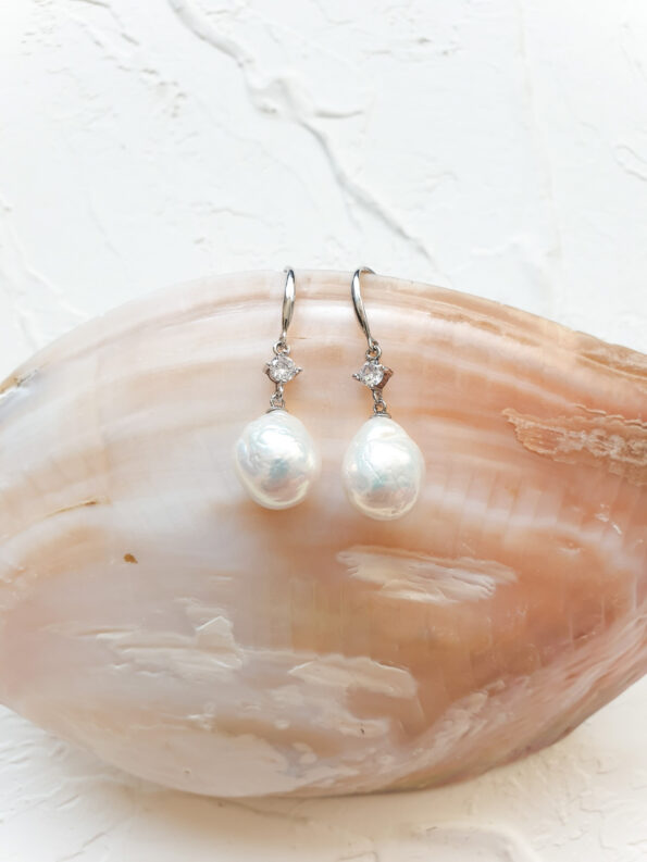 PJW-201900007-Dangling-Baroque-Pearl-Earrings-Unplated-Silver-White-Pearl