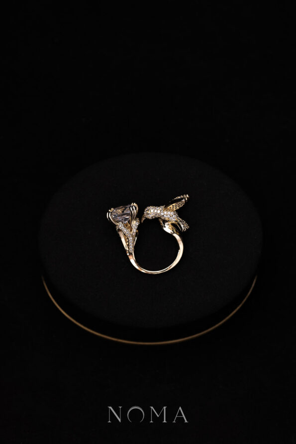 DJW-202200035-Bird-Cushion-Ring-18k-Yellow-Gold-Adjustable-2