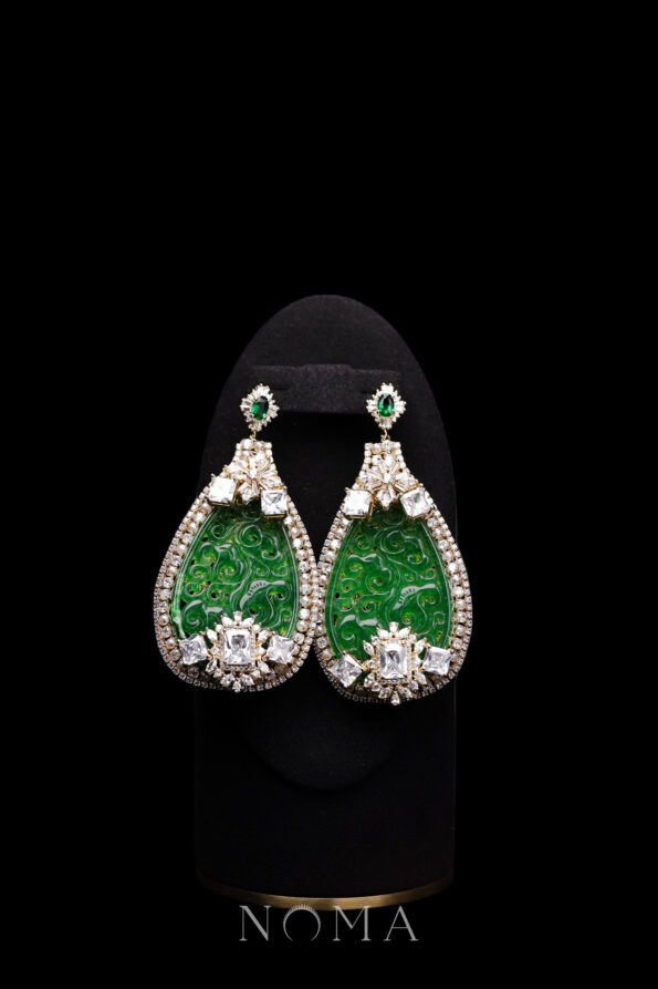 CHN-202300031-Antique-Sparkle-Carved-Teardrop-Jade-Earrings-Gold-Jade