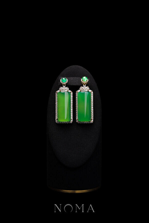 JJW-202100018-Superior-Bar-Jade-Single-Halo-Earrings-18k-Yellow-Gold-Jade