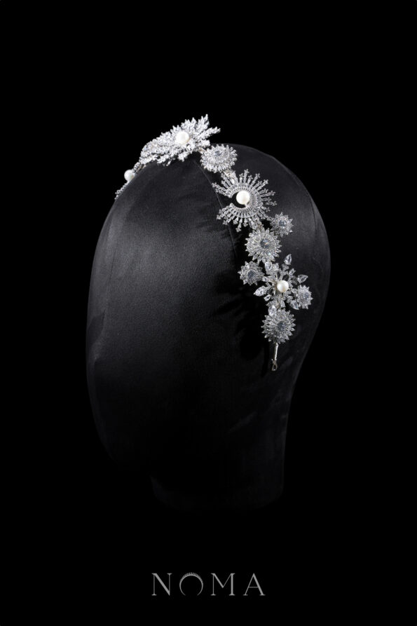 ACC-202300059-Extravagant-Snowflakes-Round-Headband-White-Gold-2