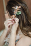 CHN-202200147-Flying-Crane-Floral-Theme-Side-Haircomb-Gold-Pink-Right