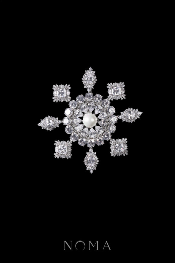 DJW-202300054-Round-Shine-Radiant-Brooch-Rhodium-White-Gold-White-Pearl