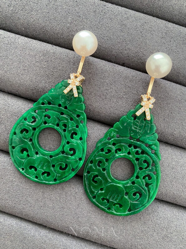 JJW-202100007-Carved-Rounded-Teardrop-Hollow-Jade-with-Pearl-Earrings-18k-Yellow-Gold-Jade-1