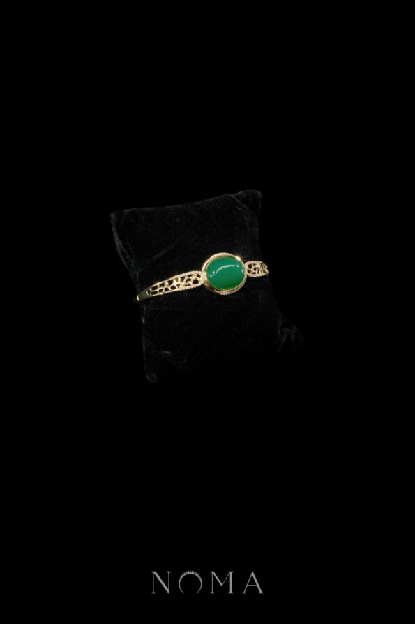 JJW-202300040-Oval-Jade-Simple-Art-Bangle-18k-Yellow-Gold-Jade-1