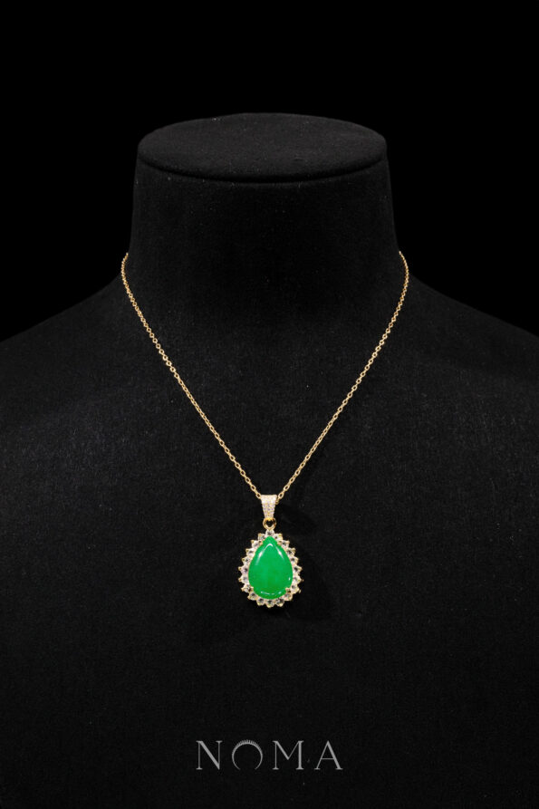 JJW-202300057-Superior-Simple-Pear-Jade-Halo-Pendant-18k-Yellow-Gold-Jade