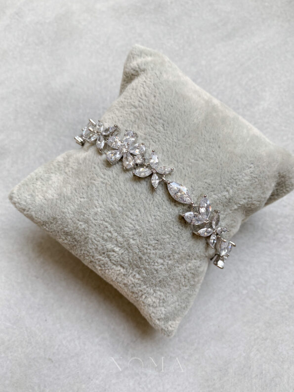 DJW-201900027-Flower-and-Marquise-Chain-Bracelet-Rhodium-White-Gold