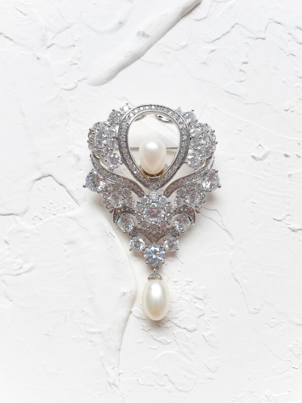 DJW-201900069-Royal-Pearl-Brooch-Rhodium-White-Gold-White-Pearl