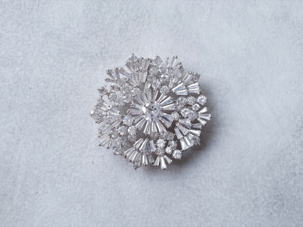 DJW-202000013-Faceted-Round-Brooch-Rhodium-White-Gold-White-Diamond