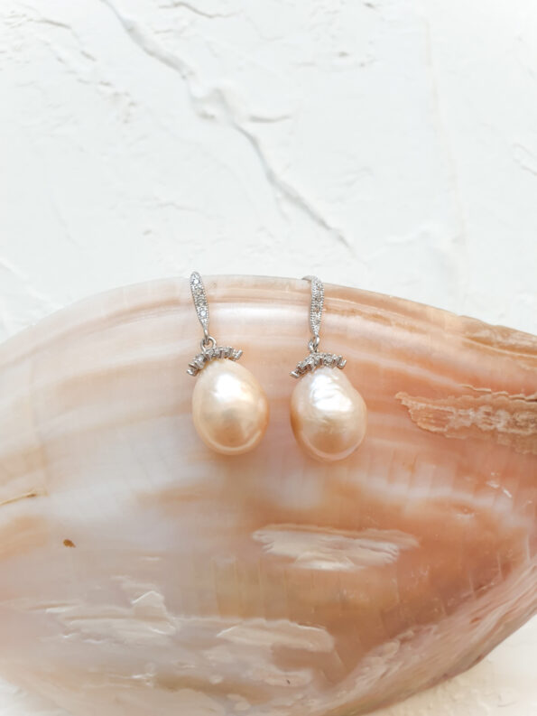 PJW-201900016-Snowflakes-Baroque-Pearl-Earrings-Rhodium-White-Gold-Pink-Pearl