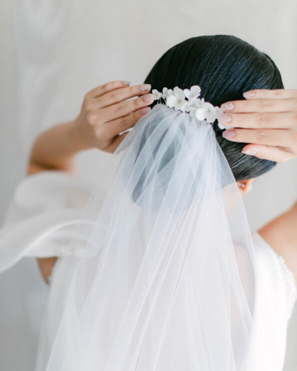 ACC-201900052-Clay-Flower-Simple-Medium-Haircomb-White-Silver-3