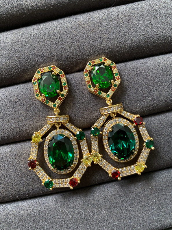 DJW-202000047-Hidden-Treasure-Earrings-18k-Yellow-Gold-Emerald-1