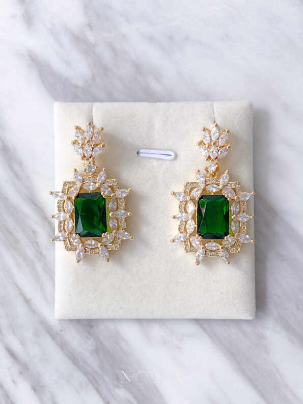 DJW-202200031-Large-Vintage-Elongated-Cushion-Earrings-18k-Yellow-Gold-Emerald-1