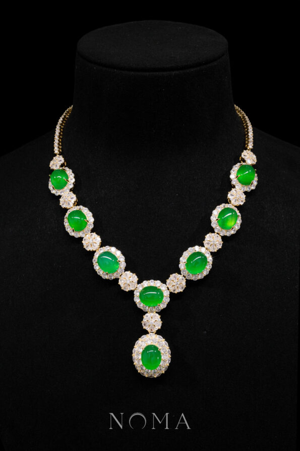 JJW-202300062-Superior-Oval-Jade-Halo-Mix-Flower-Necklace-18k-Yellow-Gold-Jade