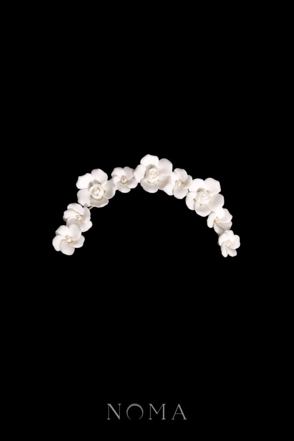 ACC-202300103-Clay-Flower-Camelia-Round-Hairvine-White-Silver