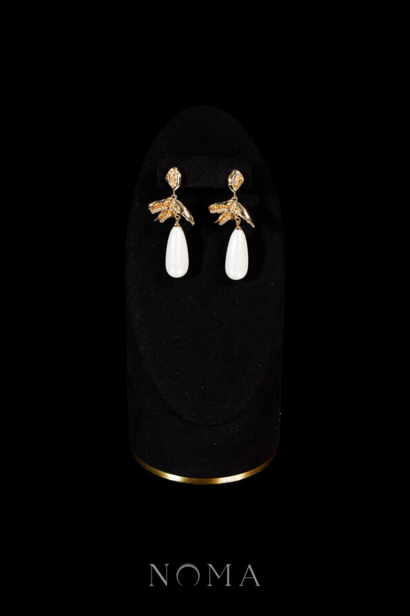 ACC-202400044-Shiny-Metal-Drop-Pearl-Earrings-Gold-White-Pearl