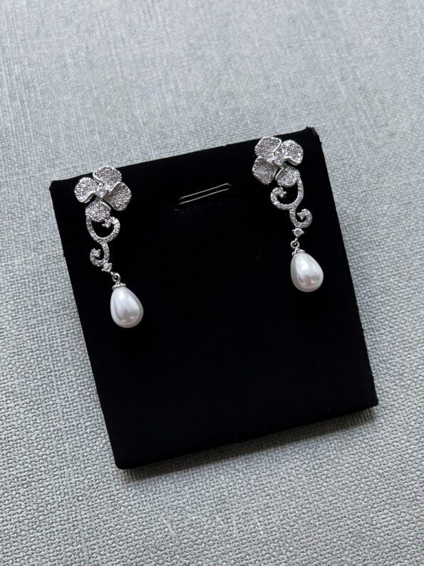 DJW-202000058-Paved-Flower-Pearl-Earrings-Rhodium-White-Gold-White-Pearl-1