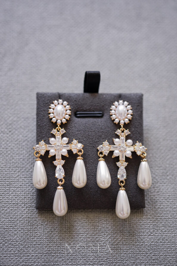 DJW-202100011-Antalya-Earrings-18k-Yellow-Gold-White-Pearl