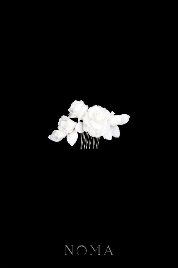 FLR-202400014-CC-Rose-Buds-Arrangement-Haircomb-White-Silver-White