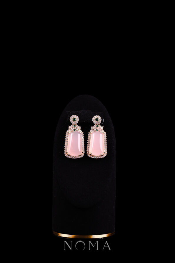 JJW-202100049-Superior-Short-Bar-Jade-Single-Halo-Earrings-18k-Yellow-Gold-Pink-Jade