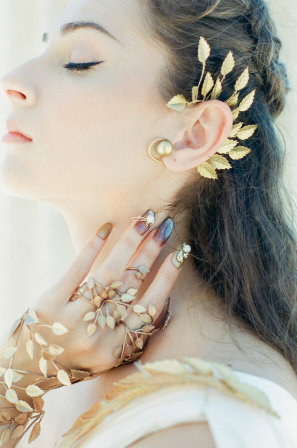 925-202100012-Athens-Leaves-Earpiece-Doff-Gold-Left-3