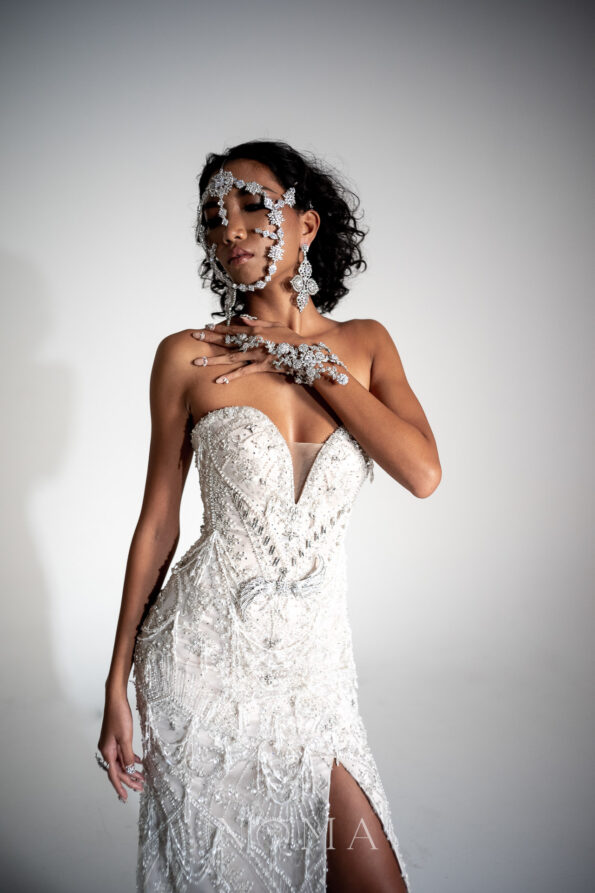 ACC-202200030-Squared-Geometry-Full-Face-Headpiece-White-Gold-6