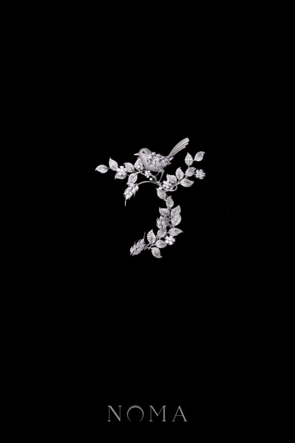 ACC-202300017-Bird-Chirping-in-the-Garden-Earpiece-White-Gold-Left