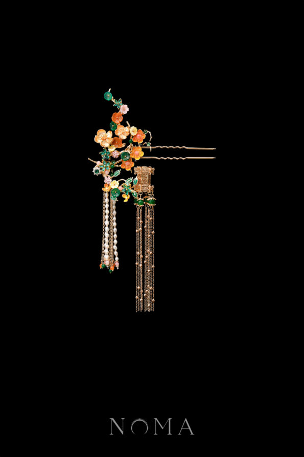 CHN-202400239-Curved-Branch-Flowers-Hairpin-Gold-Right