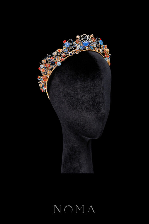 CHN-202500072-Colorful-Curvy-Ornament-Crown-Gold-Sapphire-1