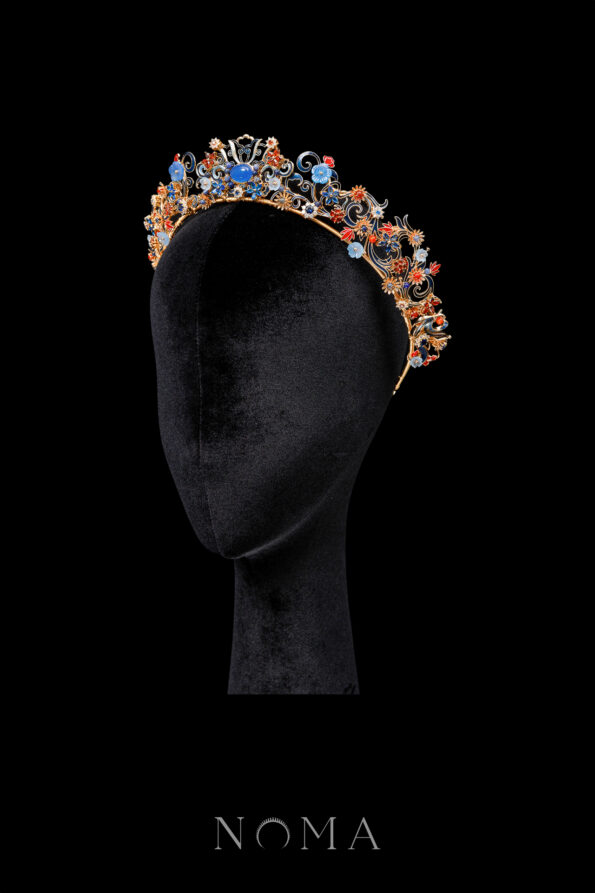 CHN-202500072-Colorful-Curvy-Ornament-Crown-Gold-Sapphire-2