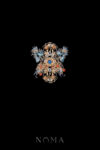 CHN-202500080-Colorful-Mosaic-Butterfly-Inspiration-Large-Middle-Gold-Sapphire