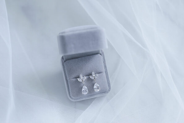 DJW-201900282-Triple-Marquise-Pear-Earrings-Rhodium-White-Gold-White-Diamond