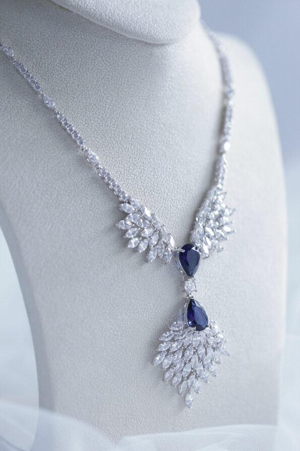 DJW-201900399-Virgo-Necklace-Rhodium-White-Gold-Sapphire-2